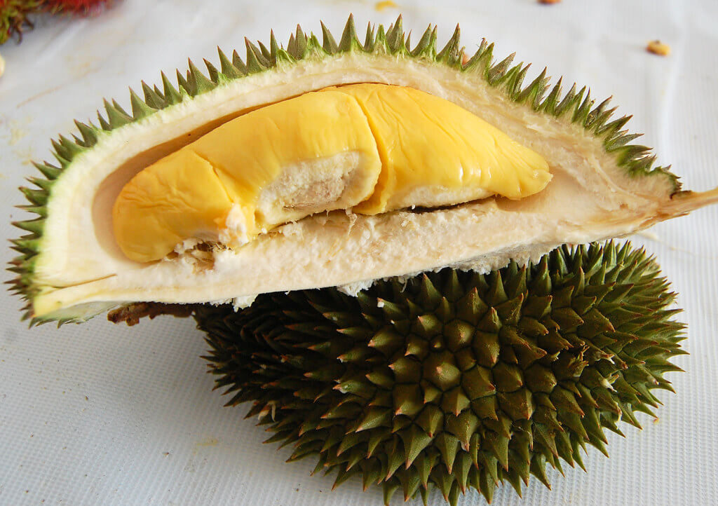 How to Choose and Open Durian in Singapore